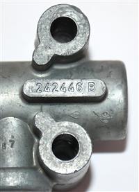 9M-1093 | 9M-1093  Valve Safety Relief Wet Reservoir M939A1 M939A2 (6).JPG