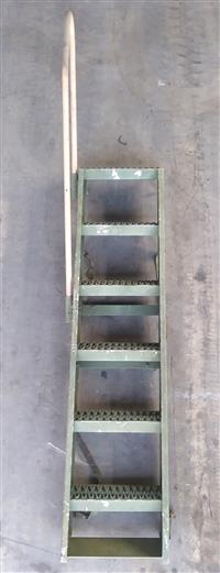 ALL-5135 | All-5135 6 Step Aluminum Boarding Ladder with Hand Rail (9) (Large).jpg