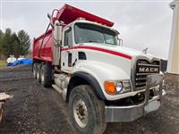 MACK Truck 2005 Tri Axle Dump Truck CV713
