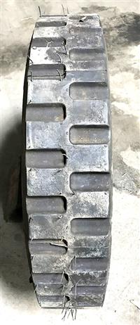 SP-2235 | SP-2235  Caterpillar 30x6 Track Roller (5).jpg