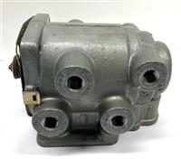 SP-2762 | SP-2762 International Pneumatic Brake Valve (2).JPG