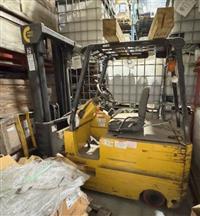 SP-3161 | SP-3161 Landoll Pivot Mast Fork Truck with Spare Lift Cylinder and Charger.jpg