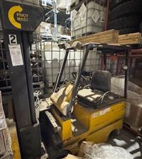 SP-3161 | SP-3161 Landoll Pivot Mast Fork Truck with Spare Lift Cylinder and Charger3.jpg