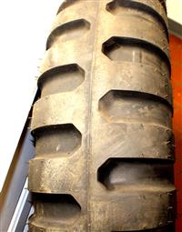 TI-113 | TI-113 9.00 x 20 Military Tread Bias Tire 100% Tread (21).JPG