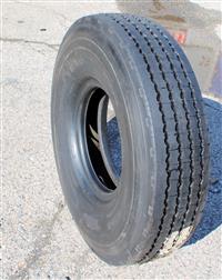 TI-1845 | TI-1845 Goodyear G114 10Rx15 100% Tread Tire (11).JPG