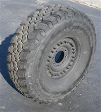 TI-1858 | TI-1858  BF Goodrich Baja TA 37X12.50R16.5LT Tire Mounted on 24 Bolt Rim 90% Tread HMMWV (3).JPG