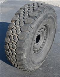 TI-1858 | TI-1858  BF Goodrich Baja TA 37X12.50R16.5LT Tire Mounted on 24 Bolt Rim 90% Tread HMMWV (4).JPG