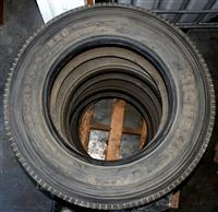 TI-1886 | TI-1886  Michelin XZE 24570R19.5 Radial Tire 70 x 19 (6).JPG