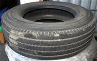 TI-1886 | TI-1886  Michelin XZE 24570R19.5 Radial Tire 70 x 19 (7).JPG