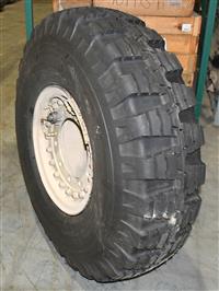 TI-261 | TI-261  General 14.00R20 Tire 100% Tread Mounted on 20 Stud 10-Hole Hub Pilot Rim CTIS (16).JPG