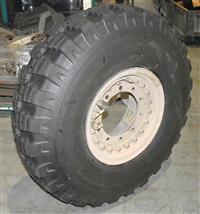 TI-261 | TI-261  General 14.00R20 Tire 100% Tread Mounted on 20 Stud 10-Hole Hub Pilot Rim CTIS (17).JPG