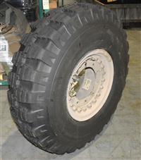 TI-261 | TI-261  General 14.00R20 Tire 100% Tread Mounted on 20 Stud 10-Hole Hub Pilot Rim CTIS (18).JPG